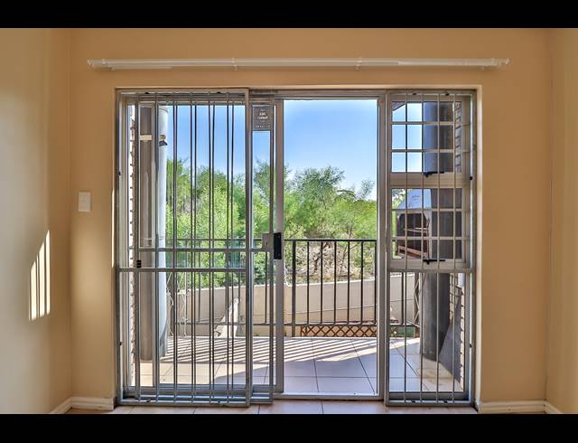 2 BEDROOM APARTMENT RENTED IN WALMER HEIGHTS
